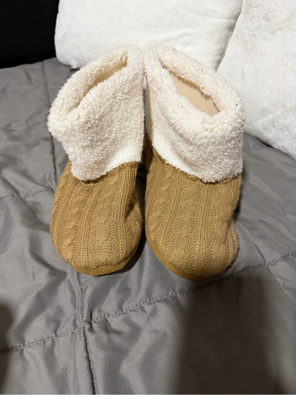 Source Unknown Cable-Knit Bootie Slippers in Tan with Cream Cuff